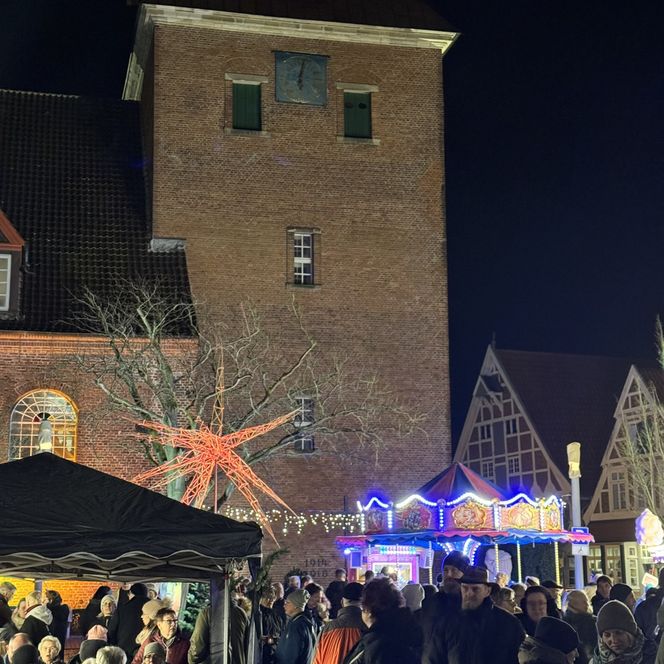 St. Severi Kirche und Sternenmarkt im Nordseebad Otterndorf