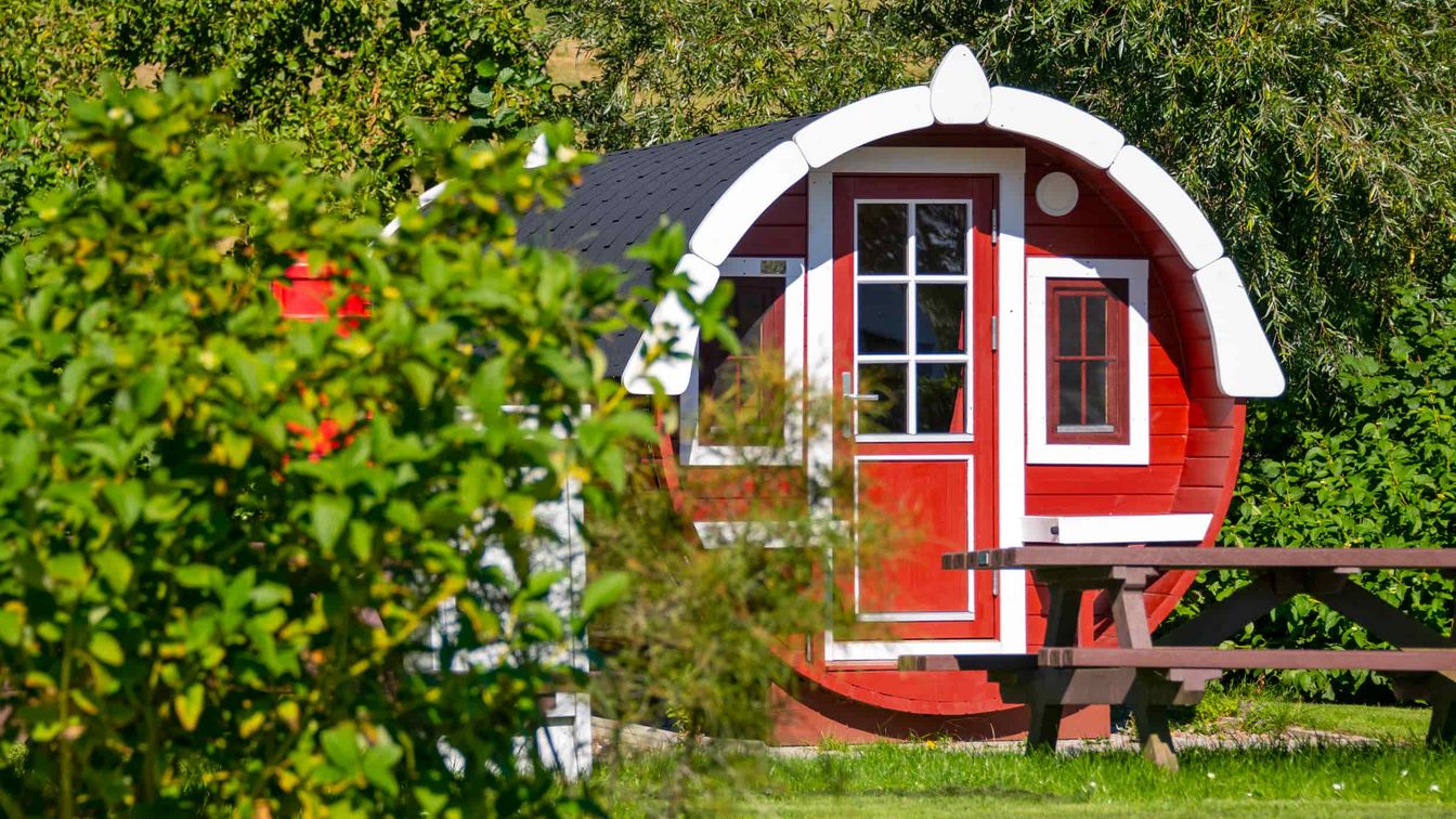 Schlaffass auf dem Campingplatz im Nordseebad Otterndorf
