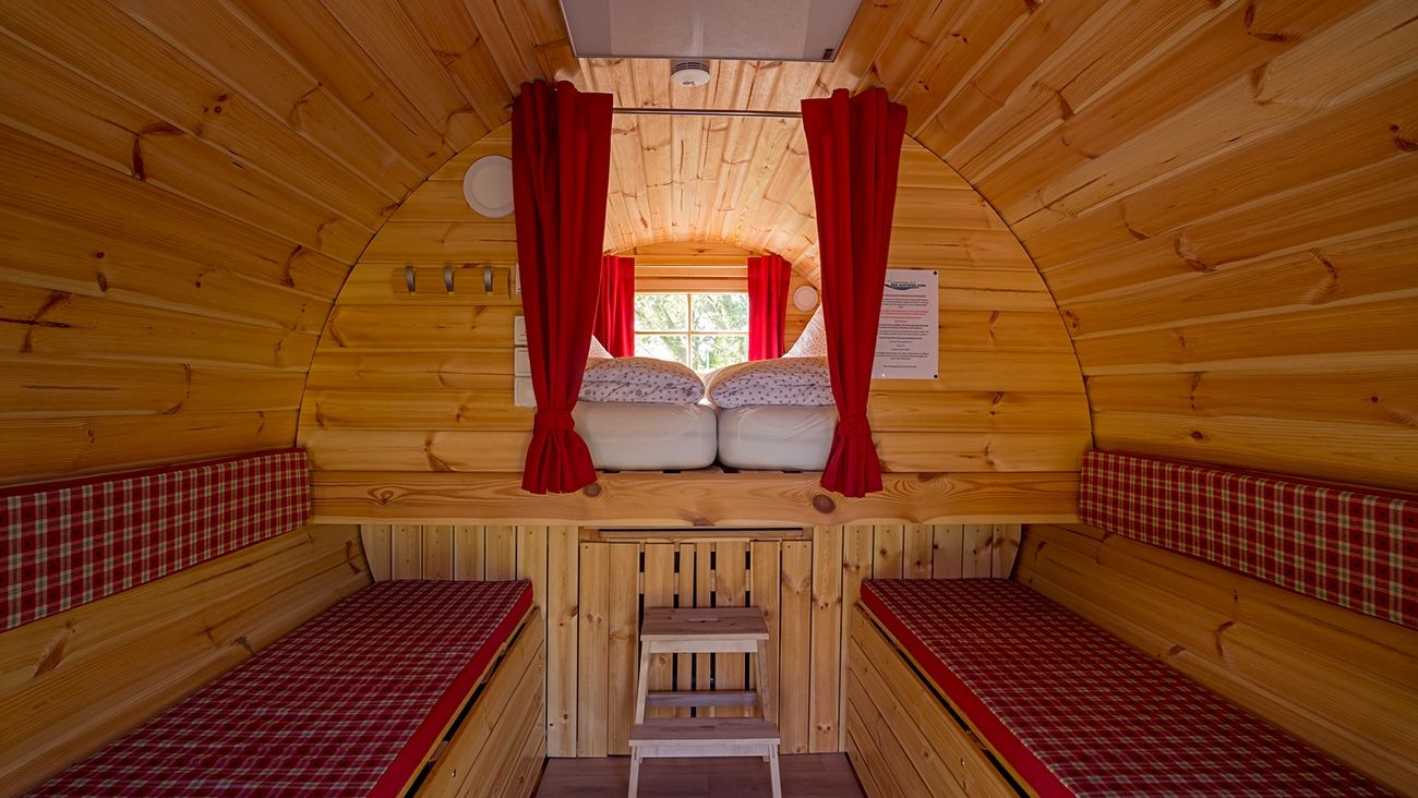 Campingfass von Innen auf dem Campingplatz See Achtern Diek im Nordseebad Otterndorf