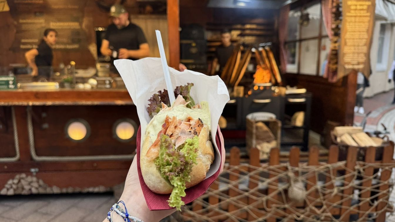 Essen auf dem Altstadtfest im Nordseebad Otterndorf