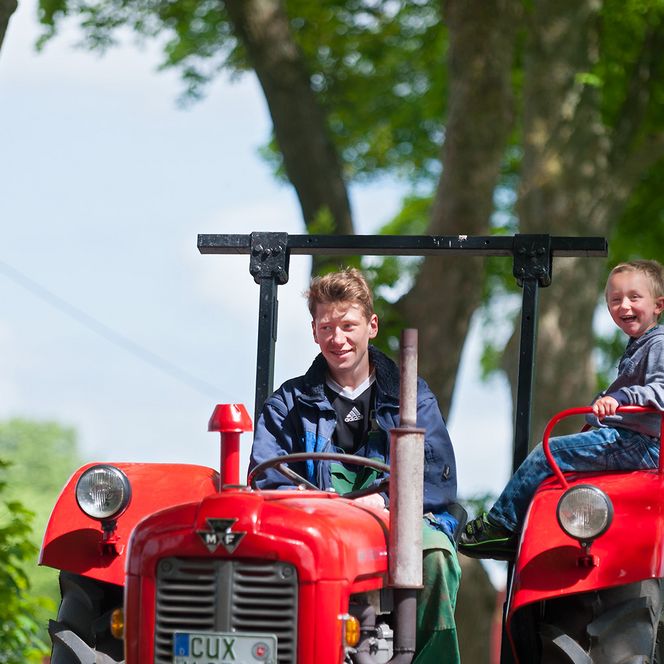 Oldtimer Trecker im Nordseebad Otterndorf