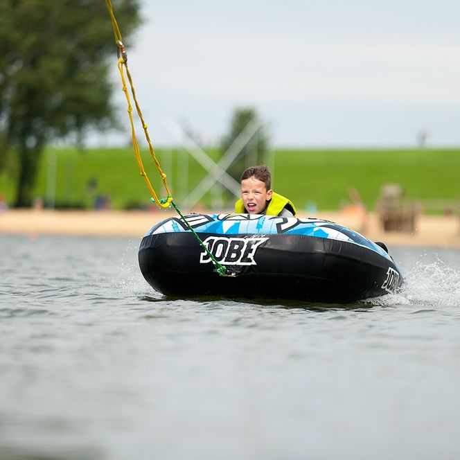 Kind beim WakeGarden auf dem Badesee im Nordseebad Otterndorf