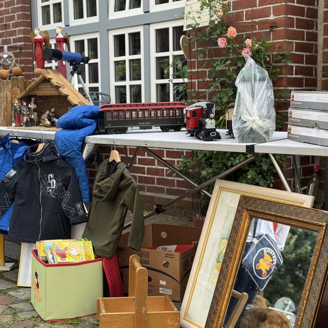 Flohmarkt auf dem Altstadtfest im Nordseebad Otterndorf